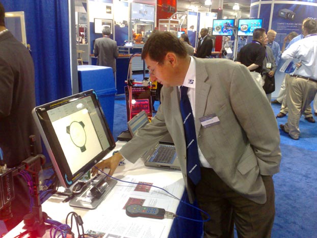 Intelligent Camera Caminax demonstrates its machine vision features at Vision Components' booth